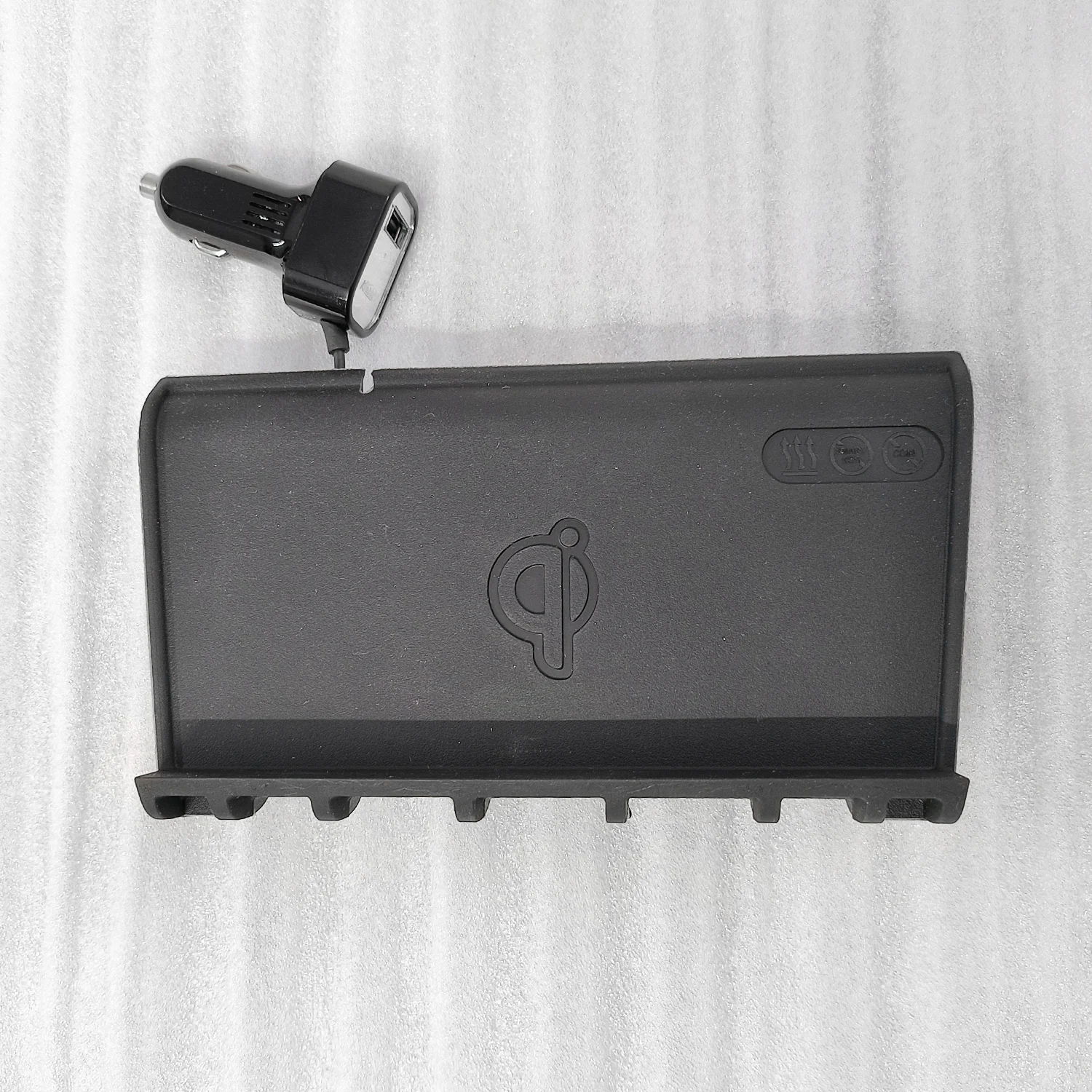 Auto Clover Wireless Charging Pad for Honda Amaze 2018 Onwards
