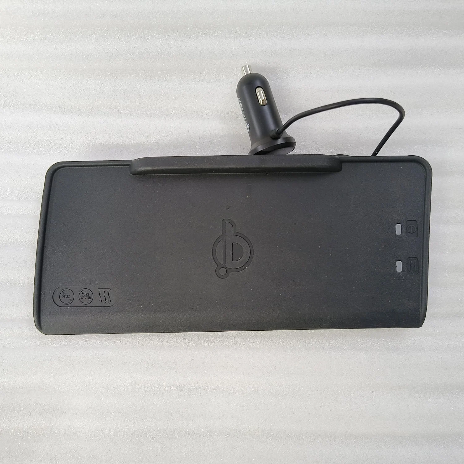 Auto Clover Wireless Charging Pad for Toyota Innova Hycross 2023 Onwards